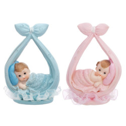 1 stk. charmerende pigefigur med pink halstørklæ, højde 11 cm, håndmalet og detaljeret design