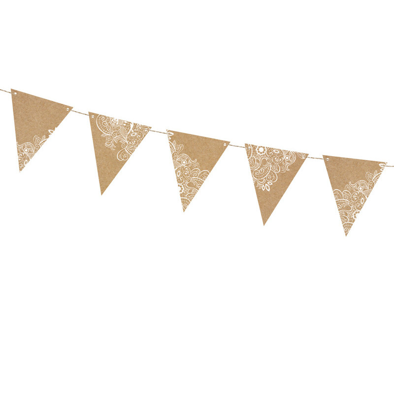 12 stk. Bunting i kraftpapir med hvidt print, gør det selv sæt med 12 flag og 3 m jutegarn, samlet længde 2.1 m