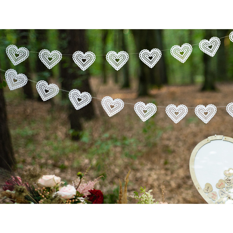 1 stk. Hvid papirhjerte-girlande 1.8m x 8cm – Romantisk dekoration til bryllup & fest