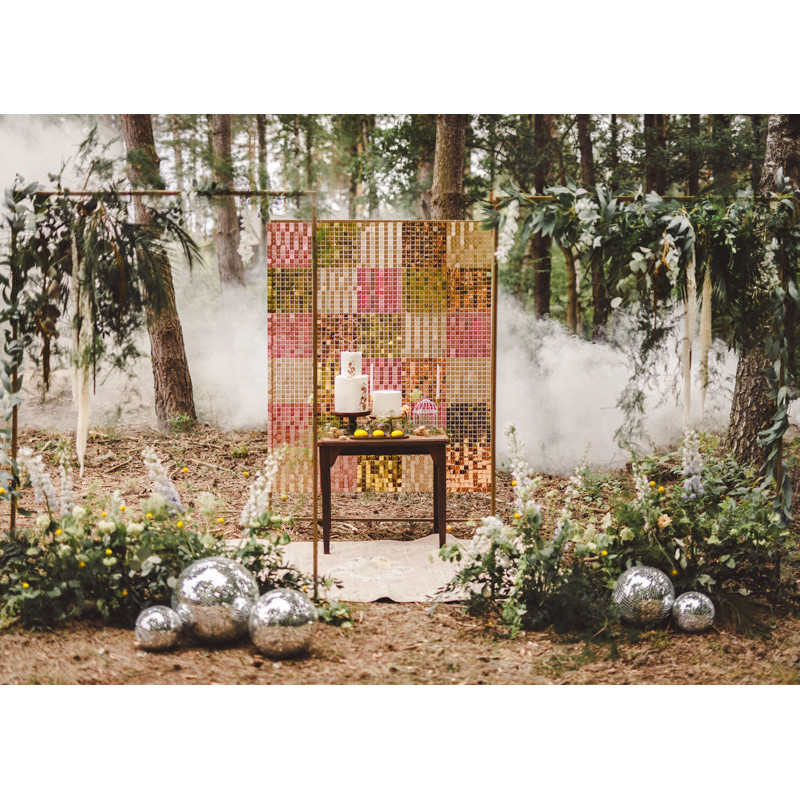 1 stk. Sequin backdrop panel i kvadratisk form, gylden farve, ca. 30x30 cm