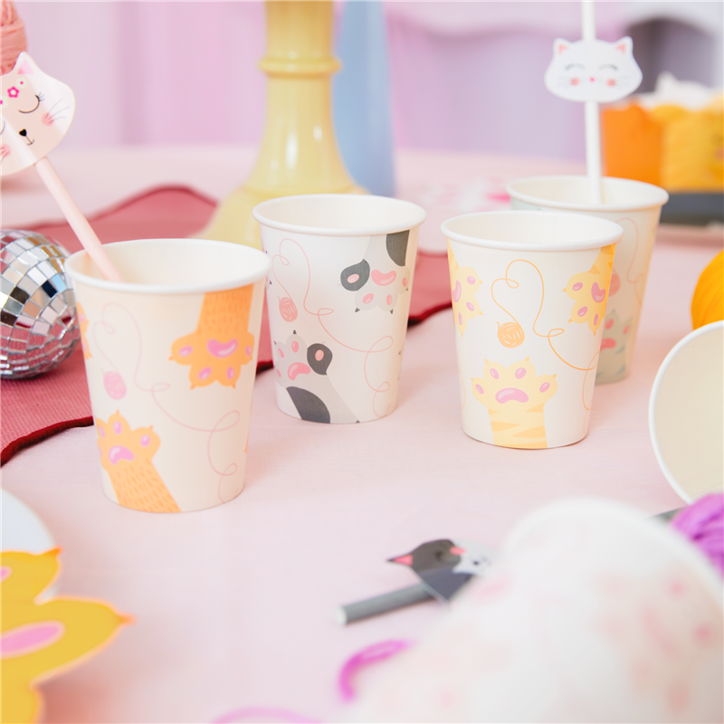6 stk Kitty Krus - Farverigt Mix med Tegneseriekatte, PE-coated Pap 220ml - Perfekt til Børnefest 6 stk Kitty Krus - Farverigt Mix med Tegneseriekatte, PE-coated Pap 220ml - Perfekt til Børnefest
