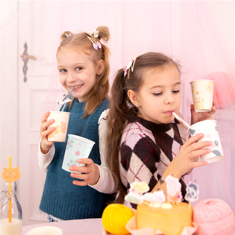 6 stk Kitty Krus - Farverigt Mix med Tegneseriekatte, PE-coated Pap 220ml - Perfekt til Børnefest 6 stk Kitty Krus - Farverigt Mix med Tegneseriekatte, PE-coated Pap 220ml - Perfekt til Børnefest