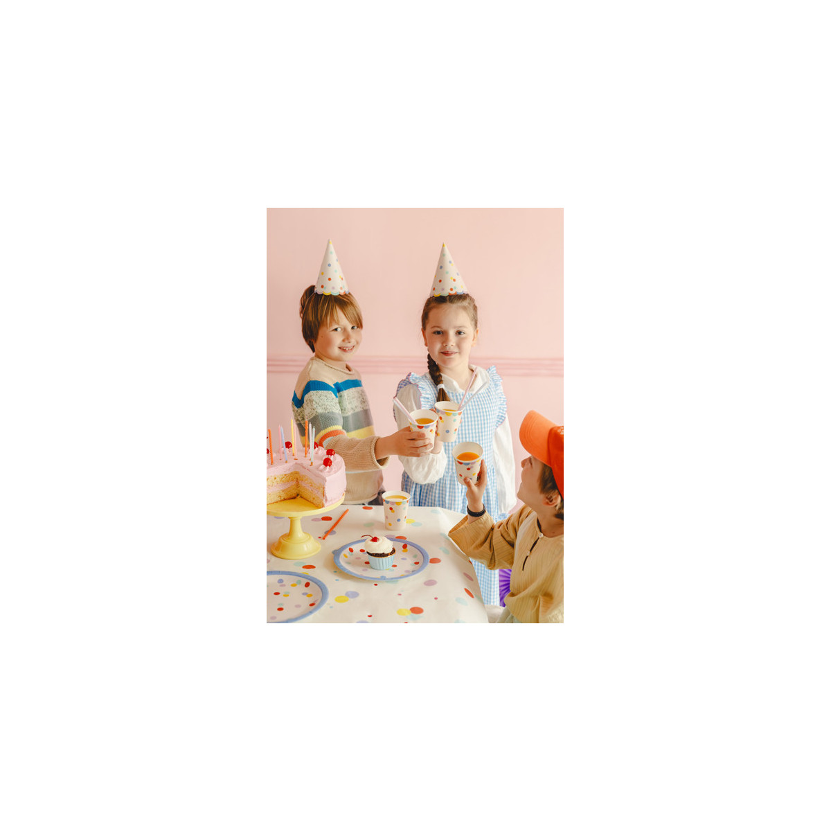 Cups Confetti, 220 ml, mix (1 pkt / 6 pc.) Cups Confetti, 220 ml, mix (1 pkt / 6 pc.)