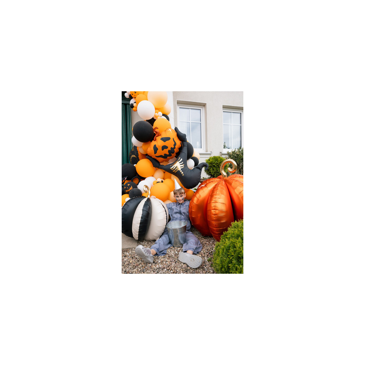 Foil balloon Scarecrow, 60x100 cm, black and orange Foil balloon Scarecrow, 60x100 cm, black and orange