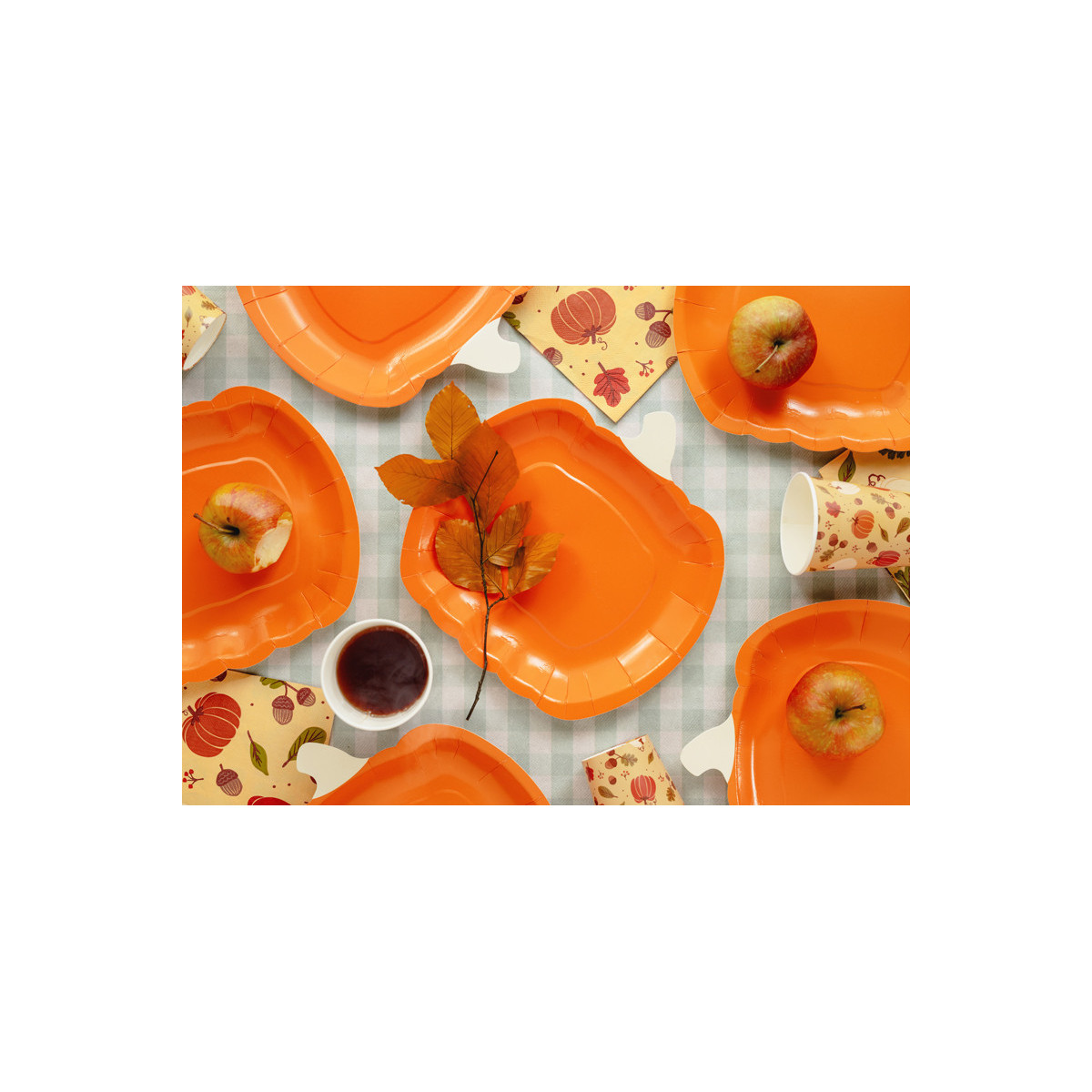Paper plates Pumpkin, 23.5x24 cm, orange (1 pkt / 6 pc.) Paper plates Pumpkin, 23.5x24 cm, orange (1 pkt / 6 pc.)