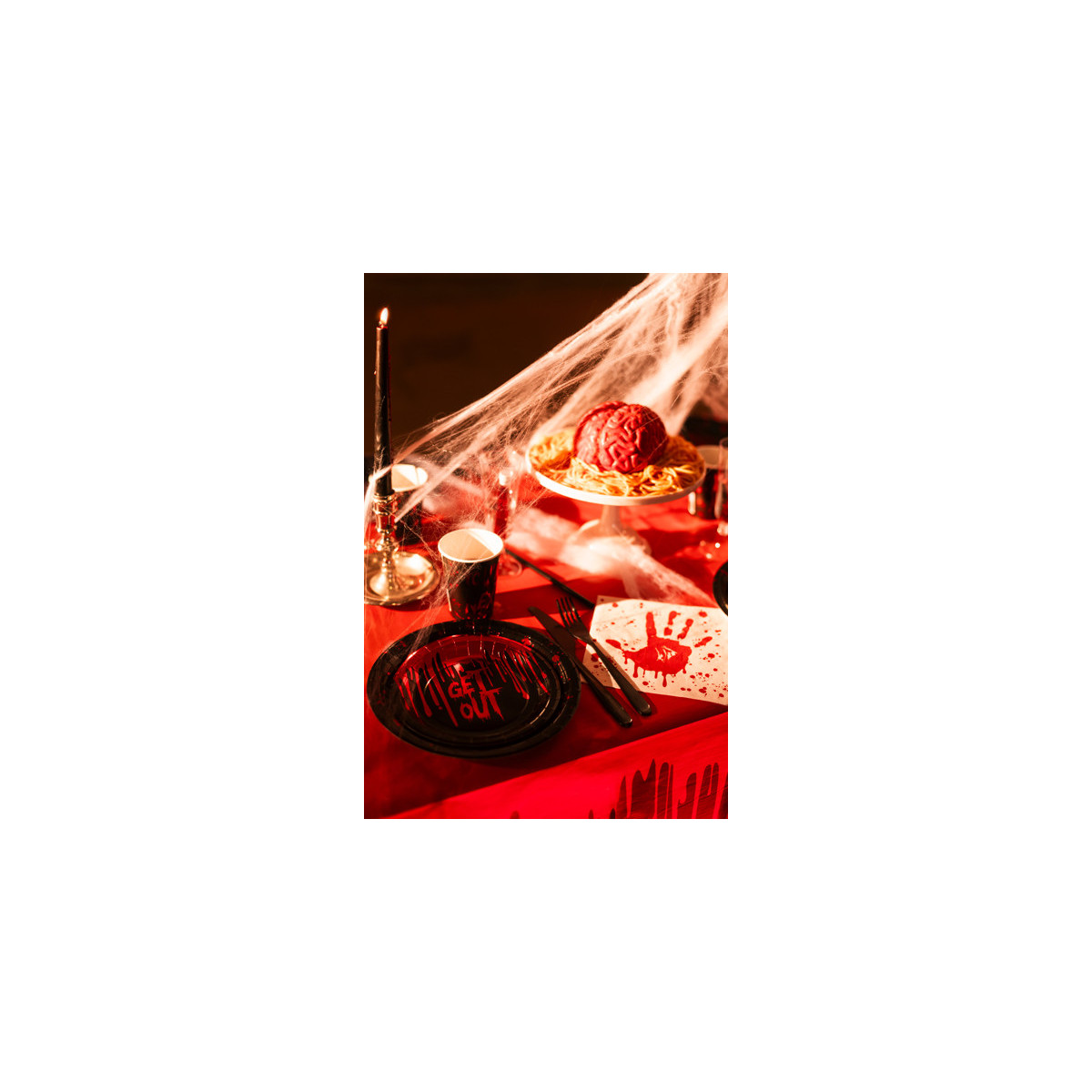 Paper plates Get out, 18 cm, black-red (1 pkt / 6 pc.) Paper plates Get out, 18 cm, black-red (1 pkt / 6 pc.)