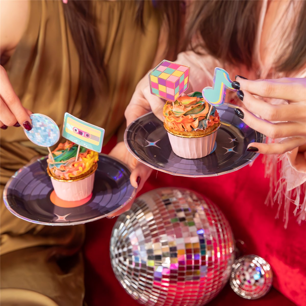 8 stk. Kagetoppere Retro Disco Toppers sæt med 8 dele 8 stk. Kagetoppere Retro Disco Toppers sæt med 8 dele