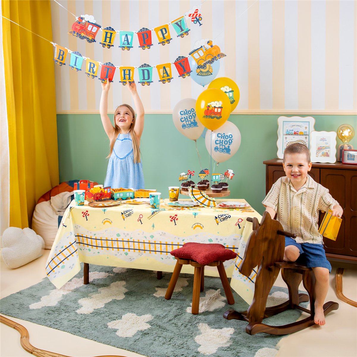 Plastikdug Happy Express Tog design 137 cm x 183 cm Plastikdug Happy Express Tog design 137 cm x 183 cm