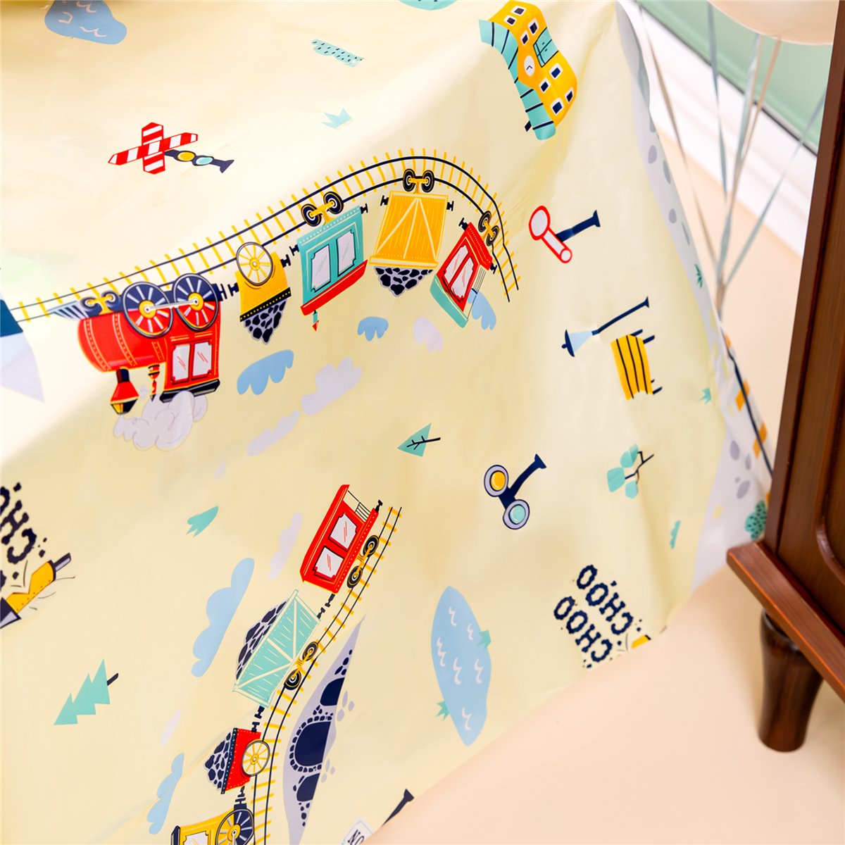 Plastikdug Happy Express Tog design 137 cm x 183 cm Plastikdug Happy Express Tog design 137 cm x 183 cm