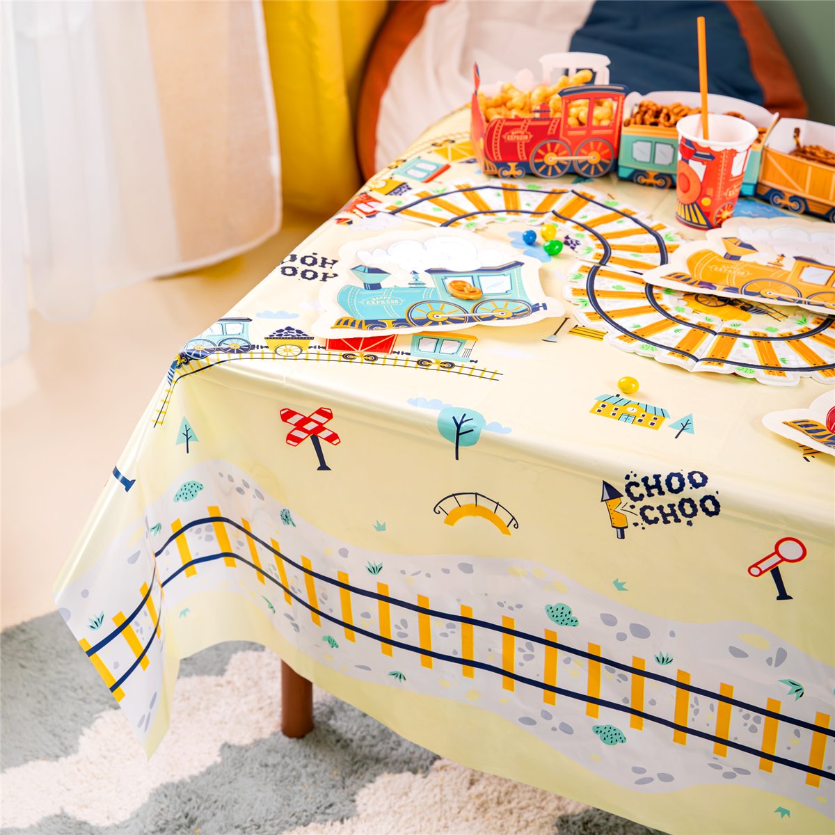 Plastikdug Happy Express Tog design 137 cm x 183 cm Plastikdug Happy Express Tog design 137 cm x 183 cm