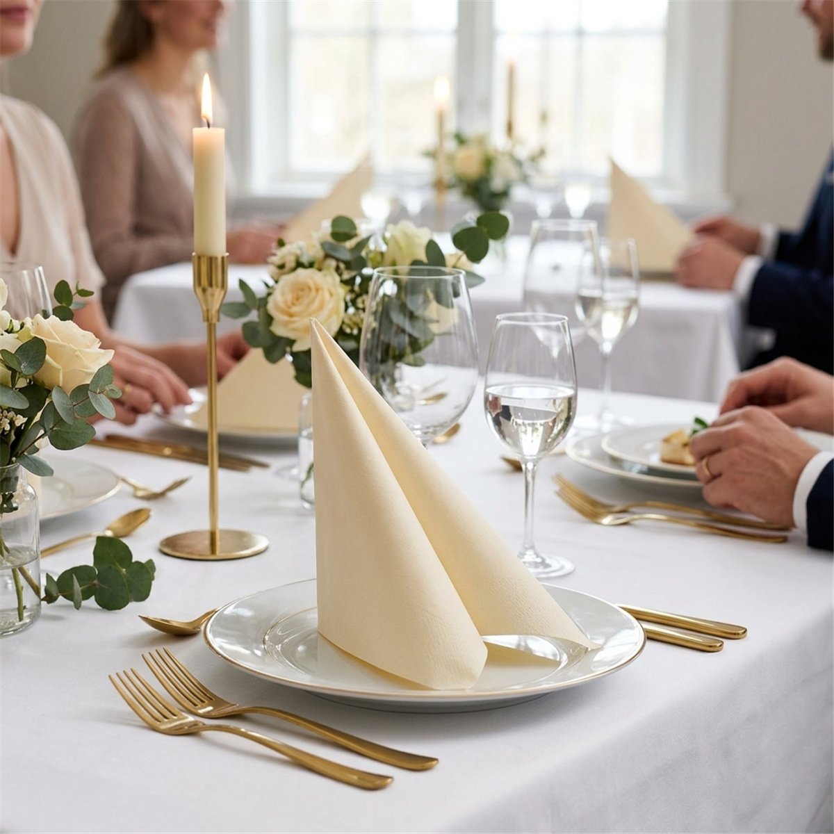 50 stk. Middagsservietter Champagne creme Airlaid 40x40 cm 50 stk. Middagsservietter Champagne creme Airlaid 40x40 cm