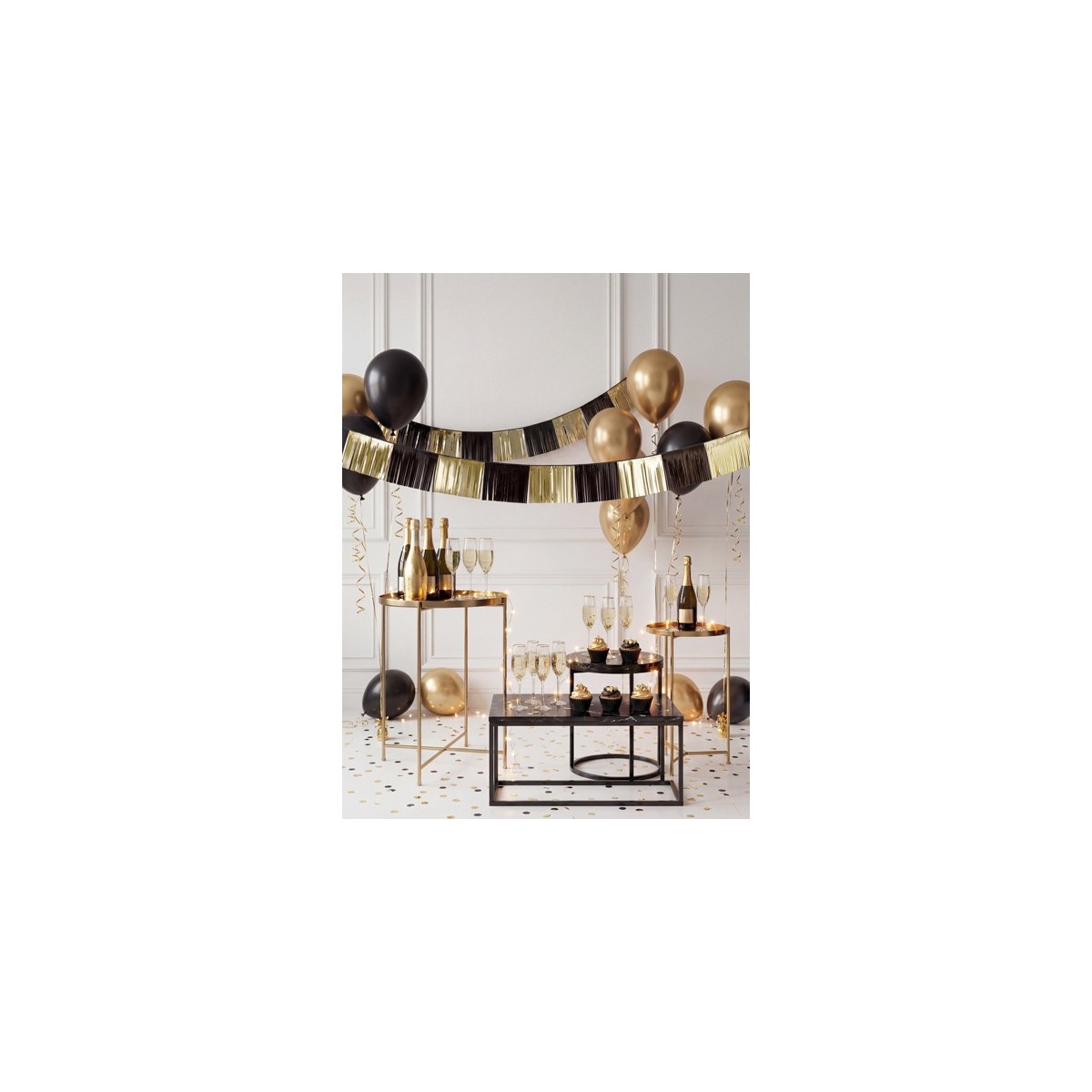 Foil fringe garland, 300x25 cm, black and gold Foil fringe garland, 300x25 cm, black and gold