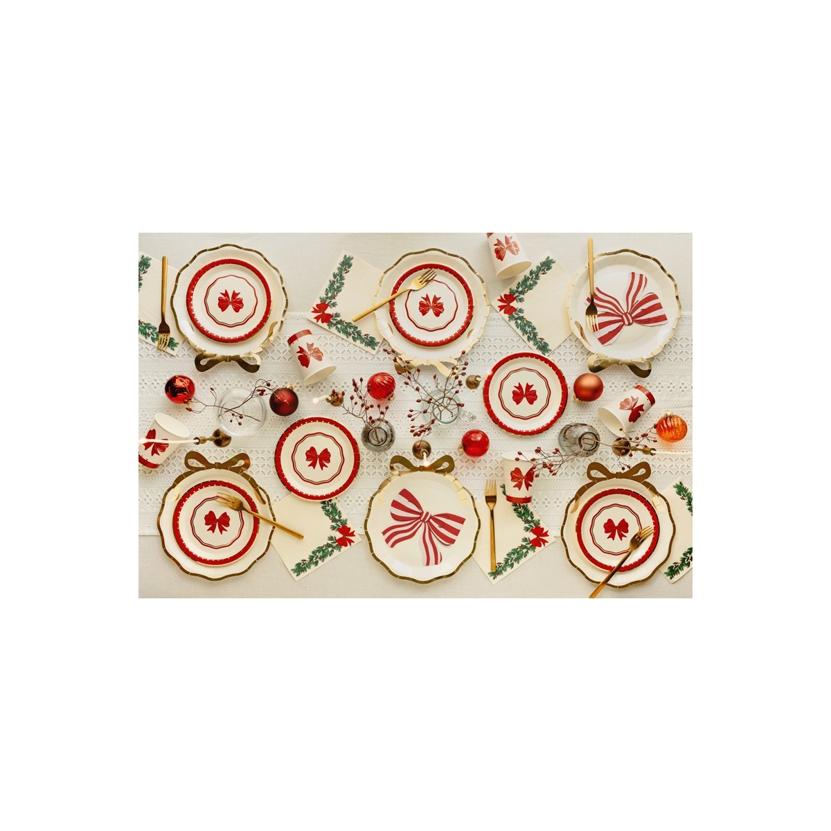 Plates with a bow, 24x26.8 cm, beige-gold (1 pkt / 6 pc.) Plates with a bow, 24x26.8 cm, beige-gold (1 pkt / 6 pc.)