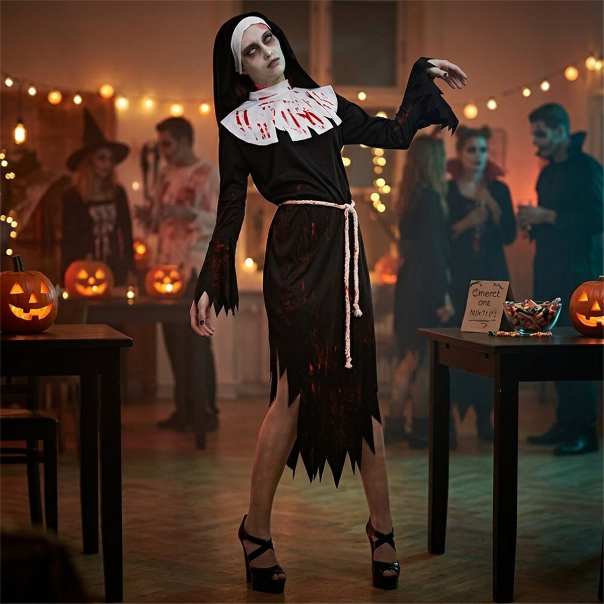 Kostume Str. S Zombie Nonne – Blodig Sort Nonnedragt Kostume Str. S Zombie Nonne – Blodig Sort Nonnedragt