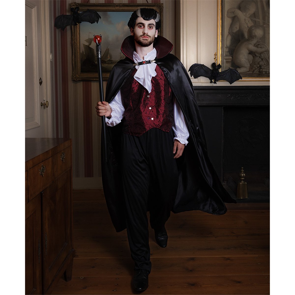 Kostume str. 50/52 - Gotisk Vampyr med Kappe, Skjorte og Bukser
