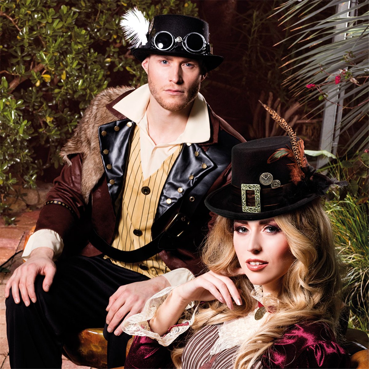 Steampunk Hat med Fjer – Sort Høj Hat med Ur, Tandhjul og Spænde Steampunk Hat med Fjer – Sort Høj Hat med Ur, Tandhjul og Spænde