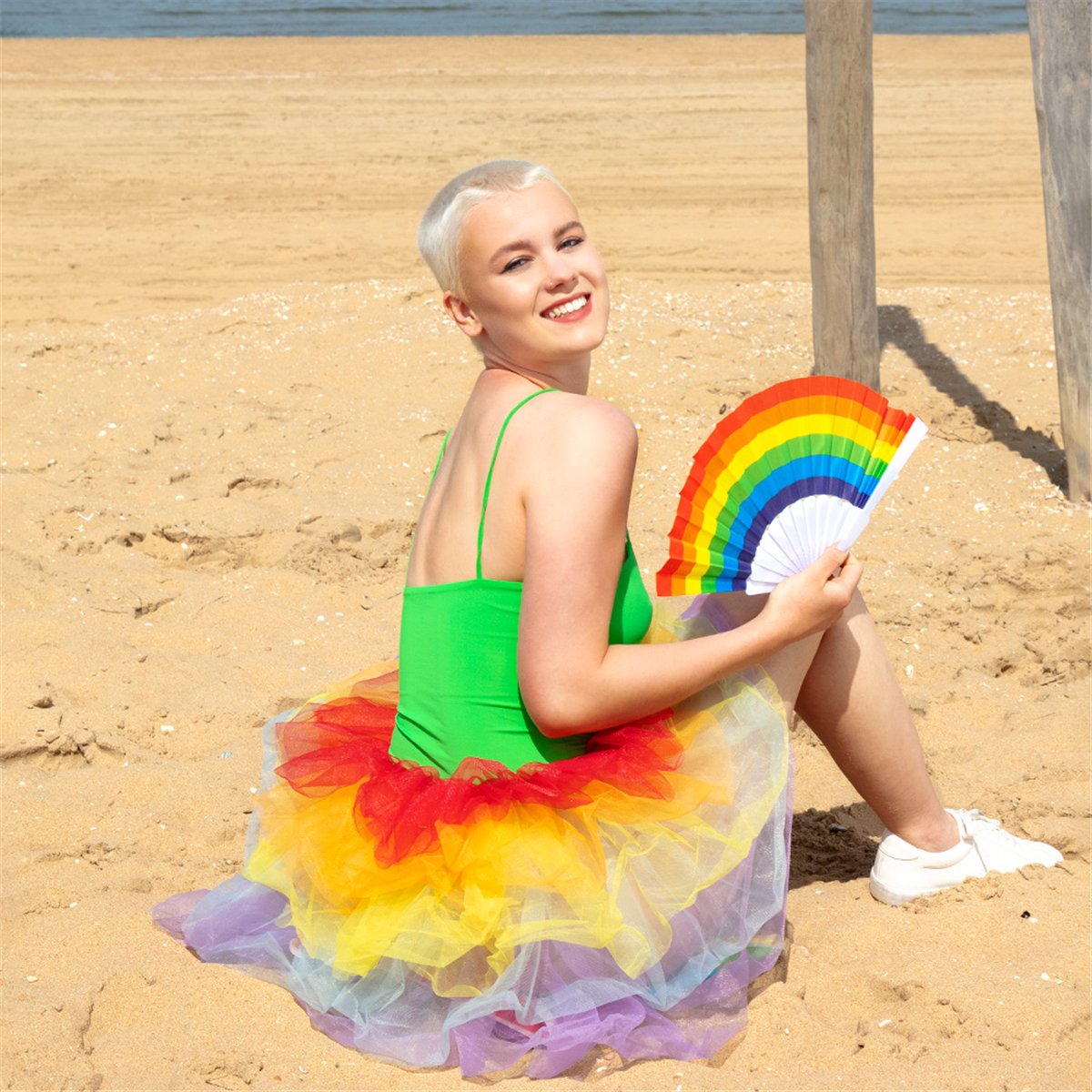 Regnbuevifte 23 cm – Vifte i Spansk Stil til Pride og Festival Regnbuevifte 23 cm – Vifte i Spansk Stil til Pride og Festival