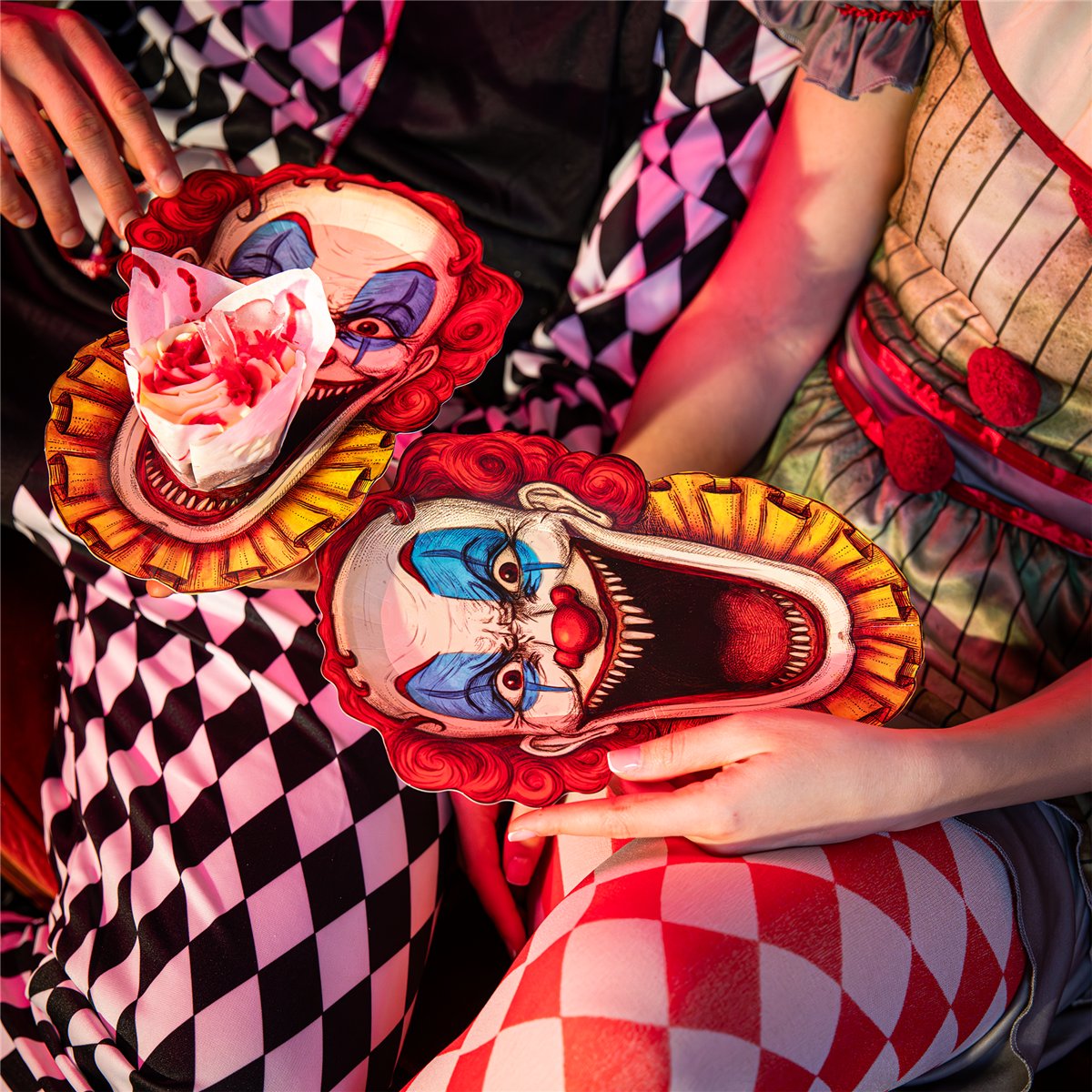 6 stk. Halloween Paptallerkener Freak Show - Klovnehoved