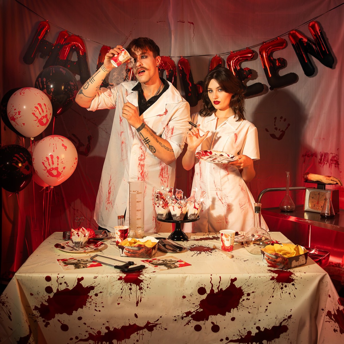 Halloween dug "Bloody Night" – 137 x 183 cm - med blodplettryk Halloween dug "Bloody Night" – 137 x 183 cm - med blodplettryk