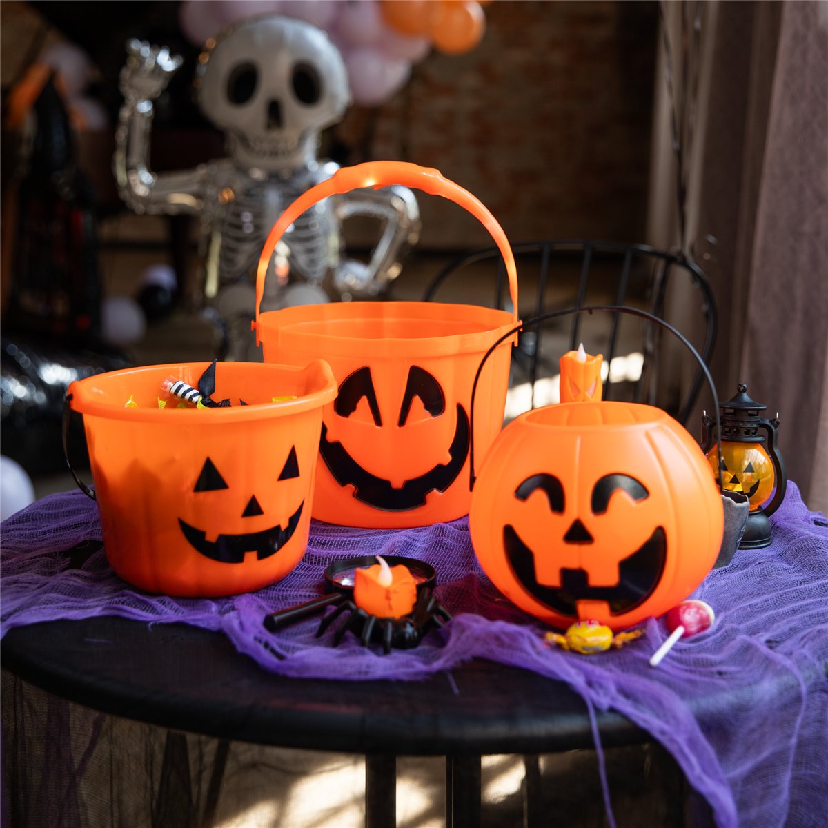 Halloween plastikspand Græskar til slik 27 cm høj Halloween plastikspand Græskar til slik 27 cm høj