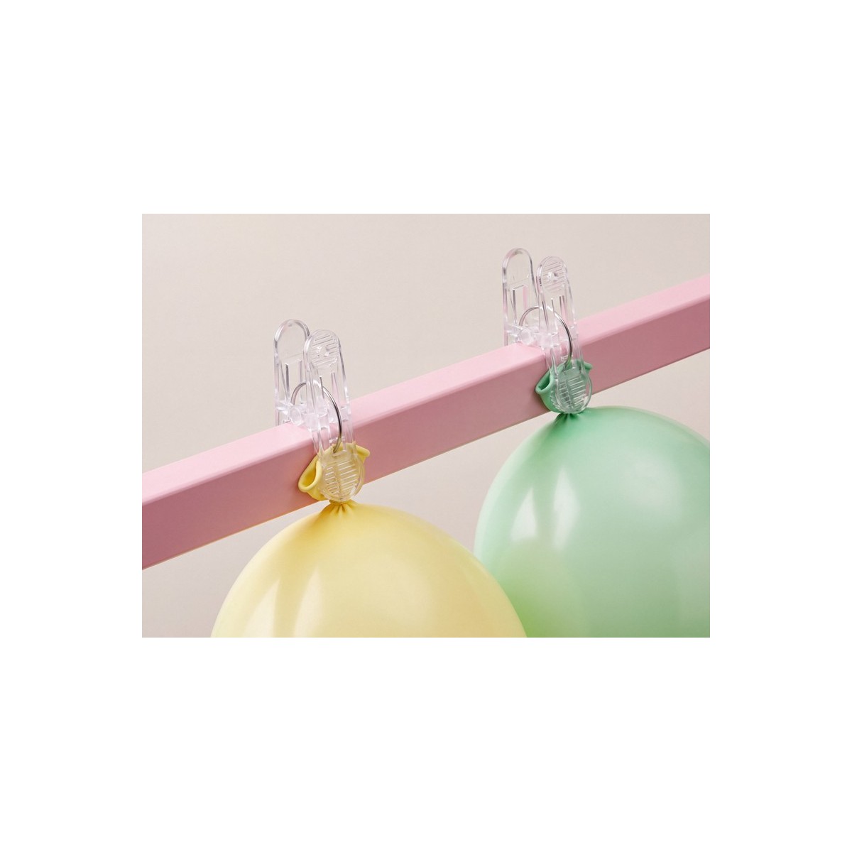Balloon clips, 4 x 8.5 cm, transparent (1 pkt / 10 pc.) Balloon clips, 4 x 8.5 cm, transparent (1 pkt / 10 pc.)