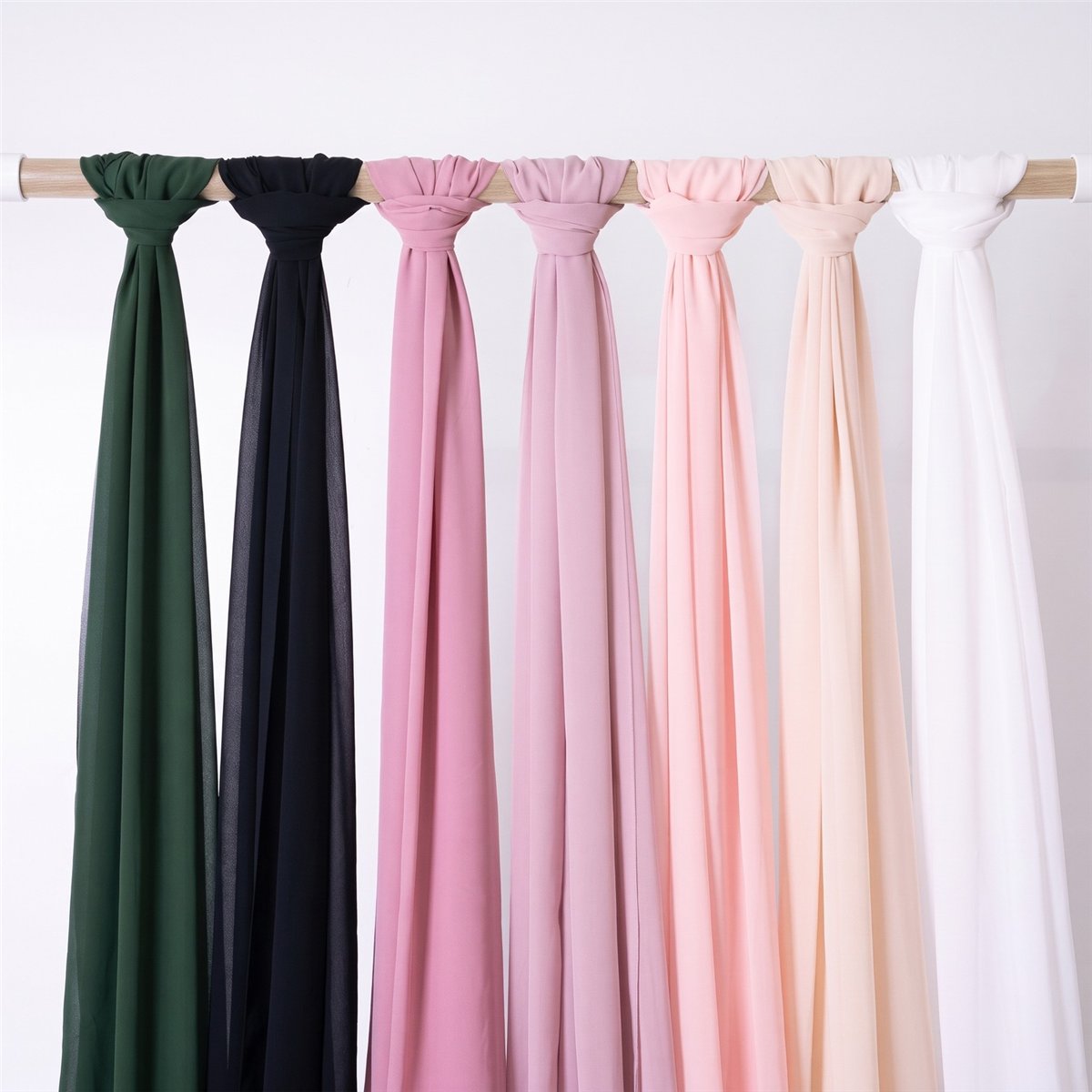 Chiffon Bordløber Flaskegrøn 5 meter x 48 cm Chiffon Bordløber Flaskegrøn 5 meter x 48 cm