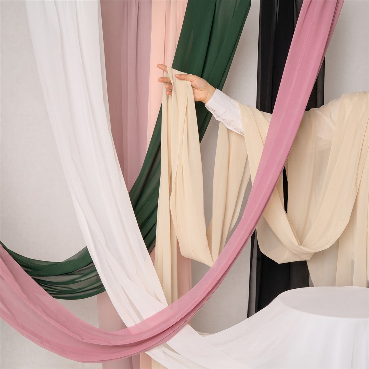 Chiffon Bordløber Flaskegrøn 5 meter x 48 cm Chiffon Bordløber Flaskegrøn 5 meter x 48 cm