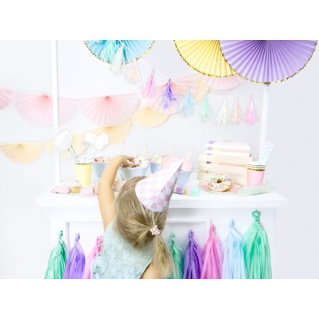 3m Guirlande 30 cm rosetter i lys creme 3m Guirlande 30 cm rosetter i lys creme