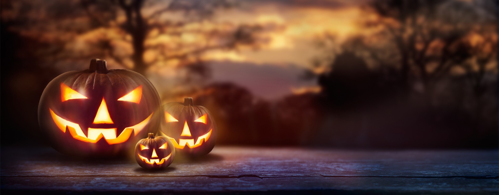 Skab Magien i Efteråret: Halloween Bordpynt, Mad, Dekoration og Balloner