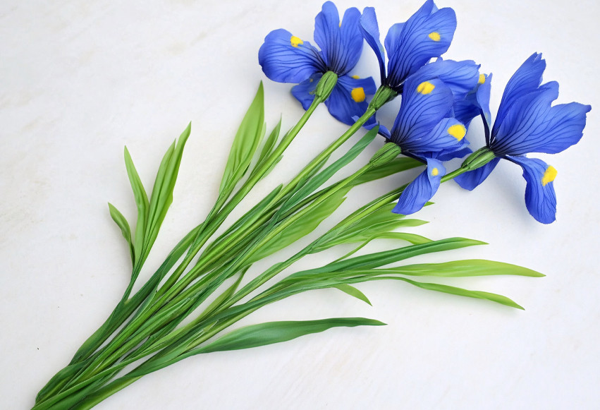 Fra Stilk til Buket: Alt om Skønheden ved Kunstige Blomster hos CTI Party